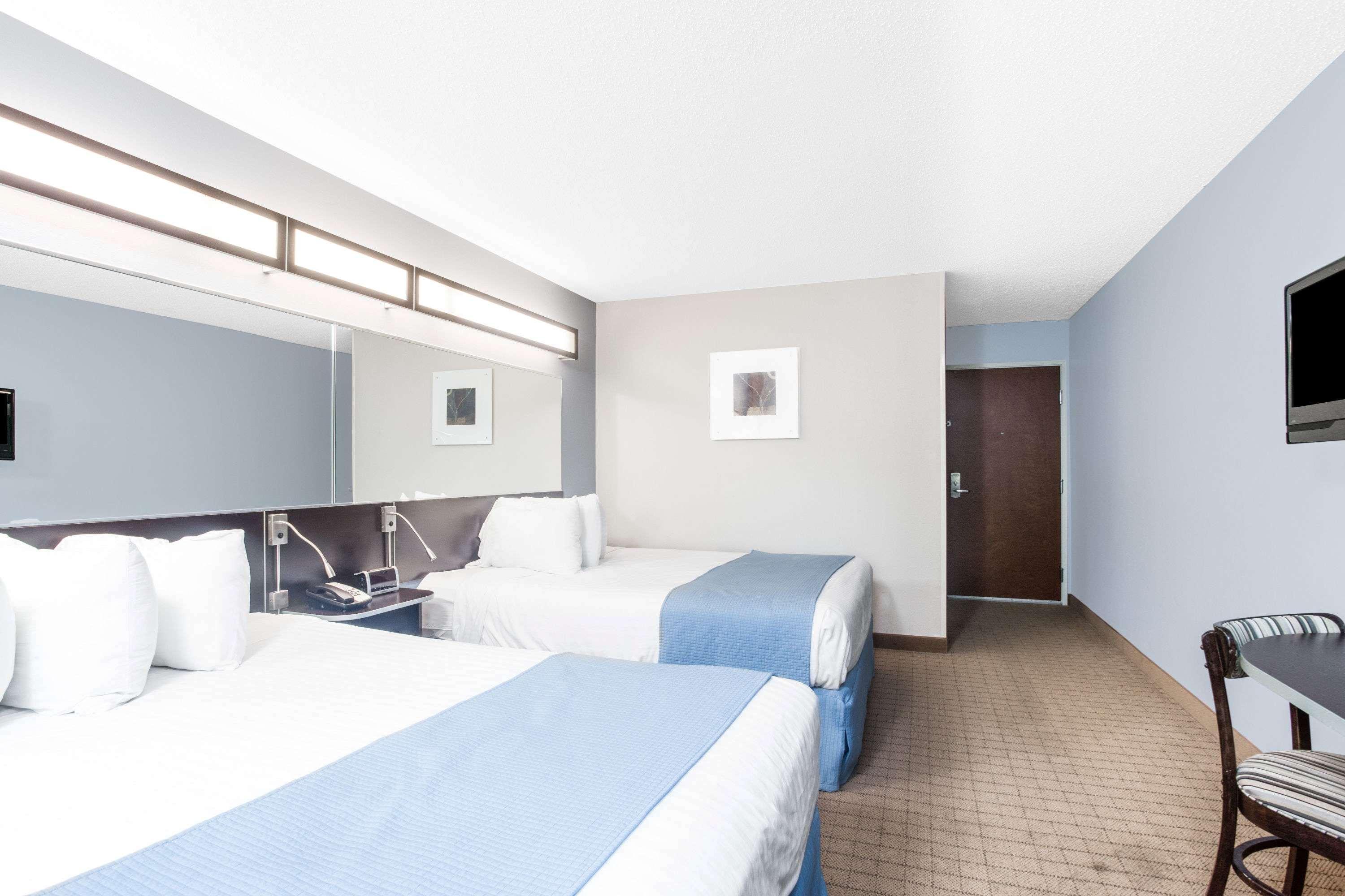 Microtel & Hotel Bath