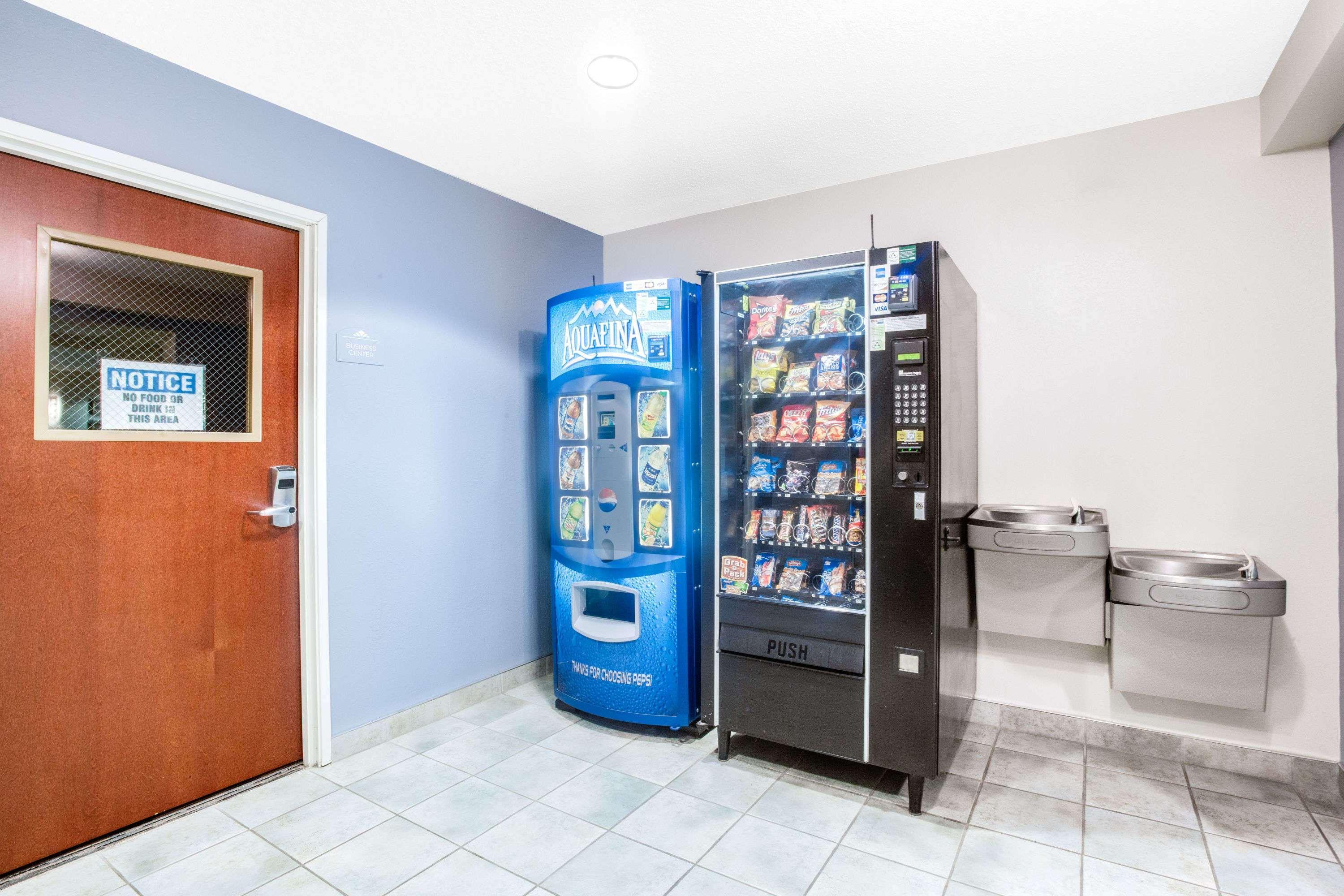 Microtel & Bath