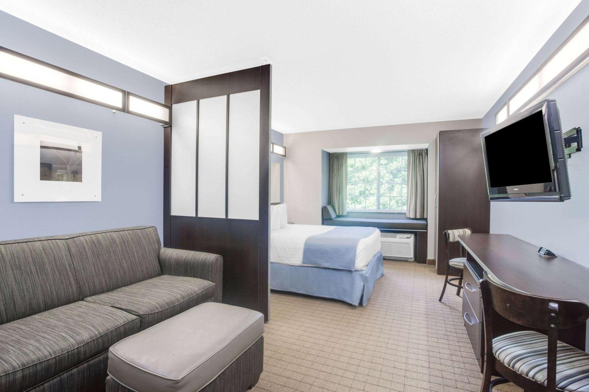 Hotel Microtel &