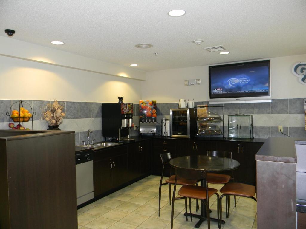 Microtel & 3* Bath